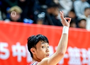 开云体育app-广东男篮取得关键胜利，队员士气高涨