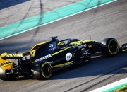 开云体育官方网站-雷诺车队碾压红牛二队，塞恩斯点燃赛场的简单介绍