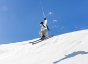 开云足球直播-克瓦拉茨赫利亚爆发，摩纳哥单节拉开皇家社会，一场战术与天赋的完美展示