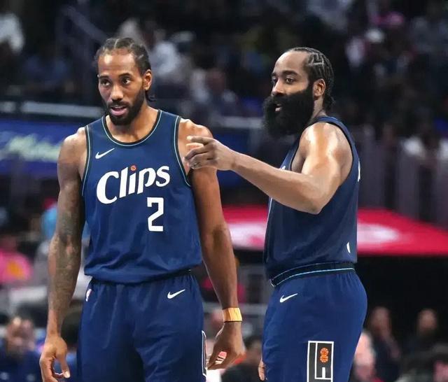 中国男篮鏖战马刺,伦纳德打破历史纪录 中国男篮鏖战马刺,伦纳德打破历史纪录