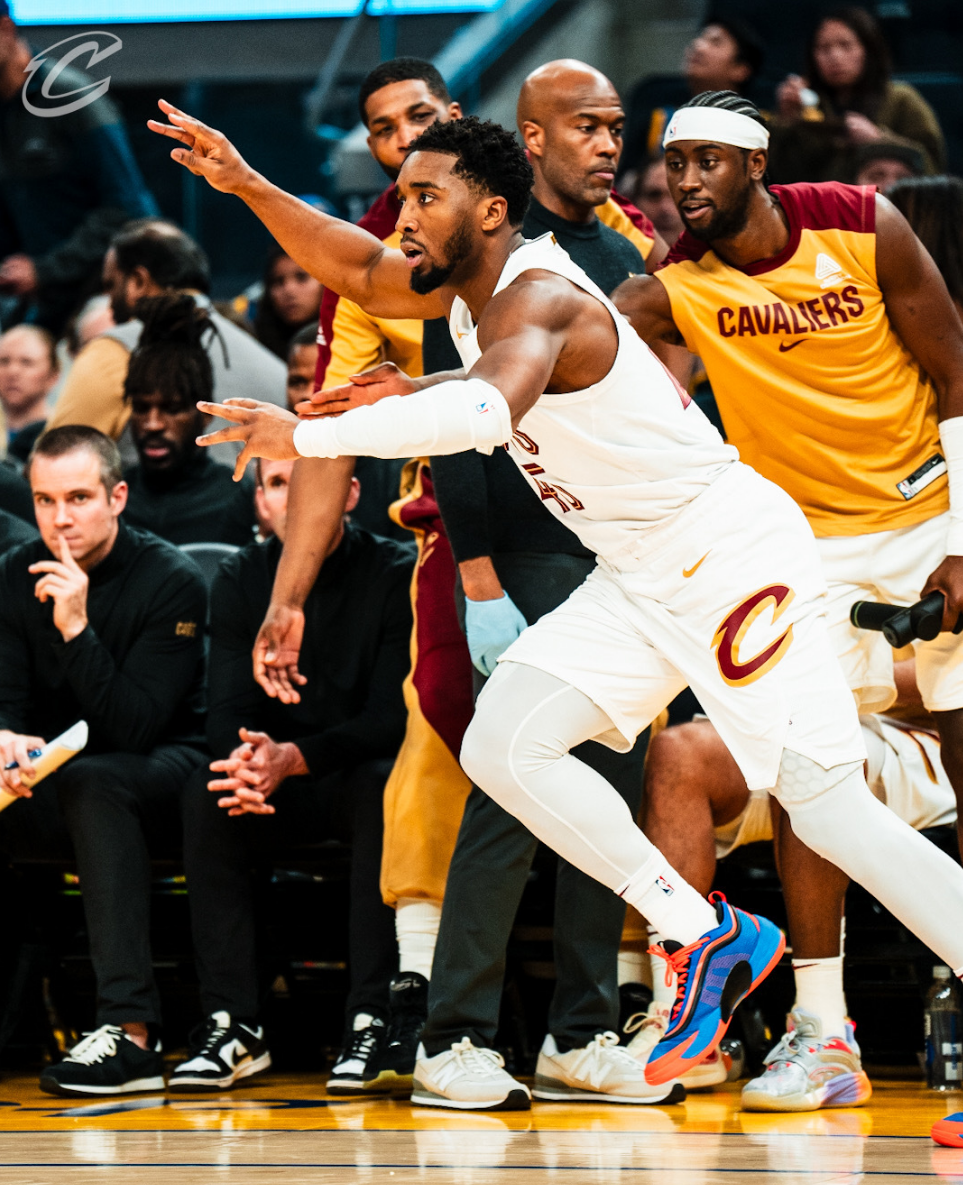 德国男篮强势勇士,米切尔送出助攻 德国男篮强势勇士,米切尔送出助攻