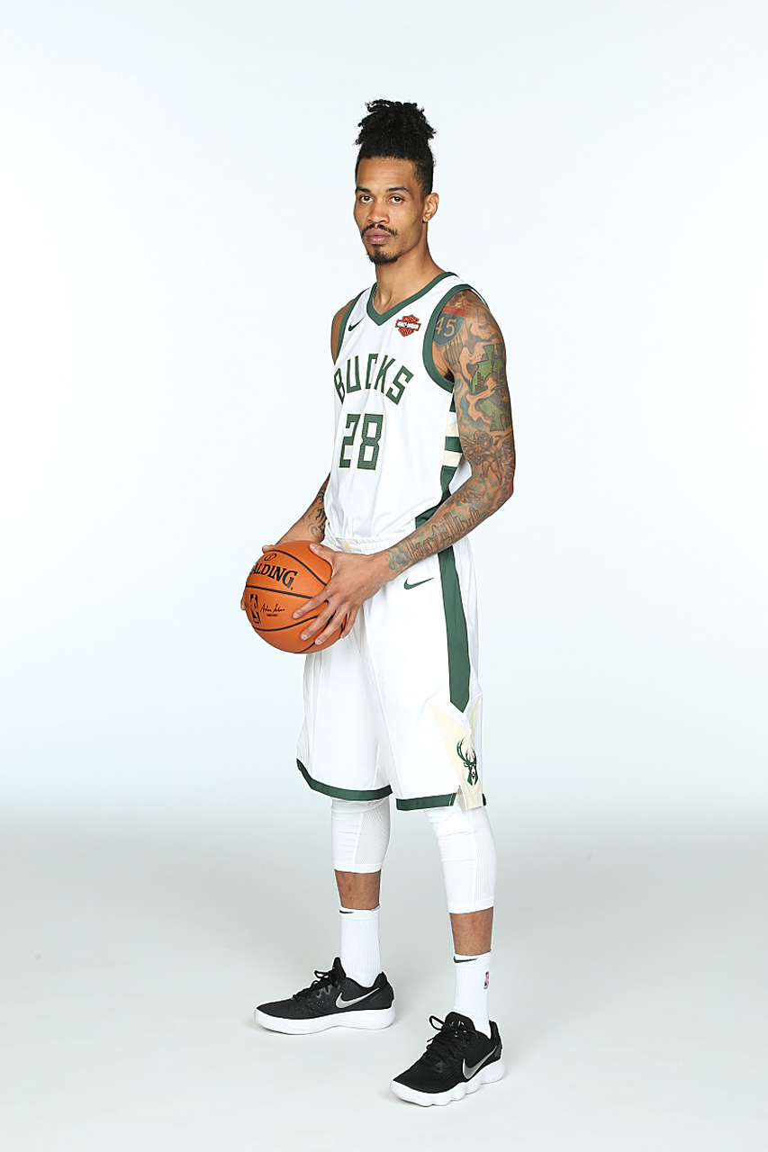 76人逆转日本男篮,塔图姆制霸全场 76人逆转日本男篮,塔图姆制霸全场