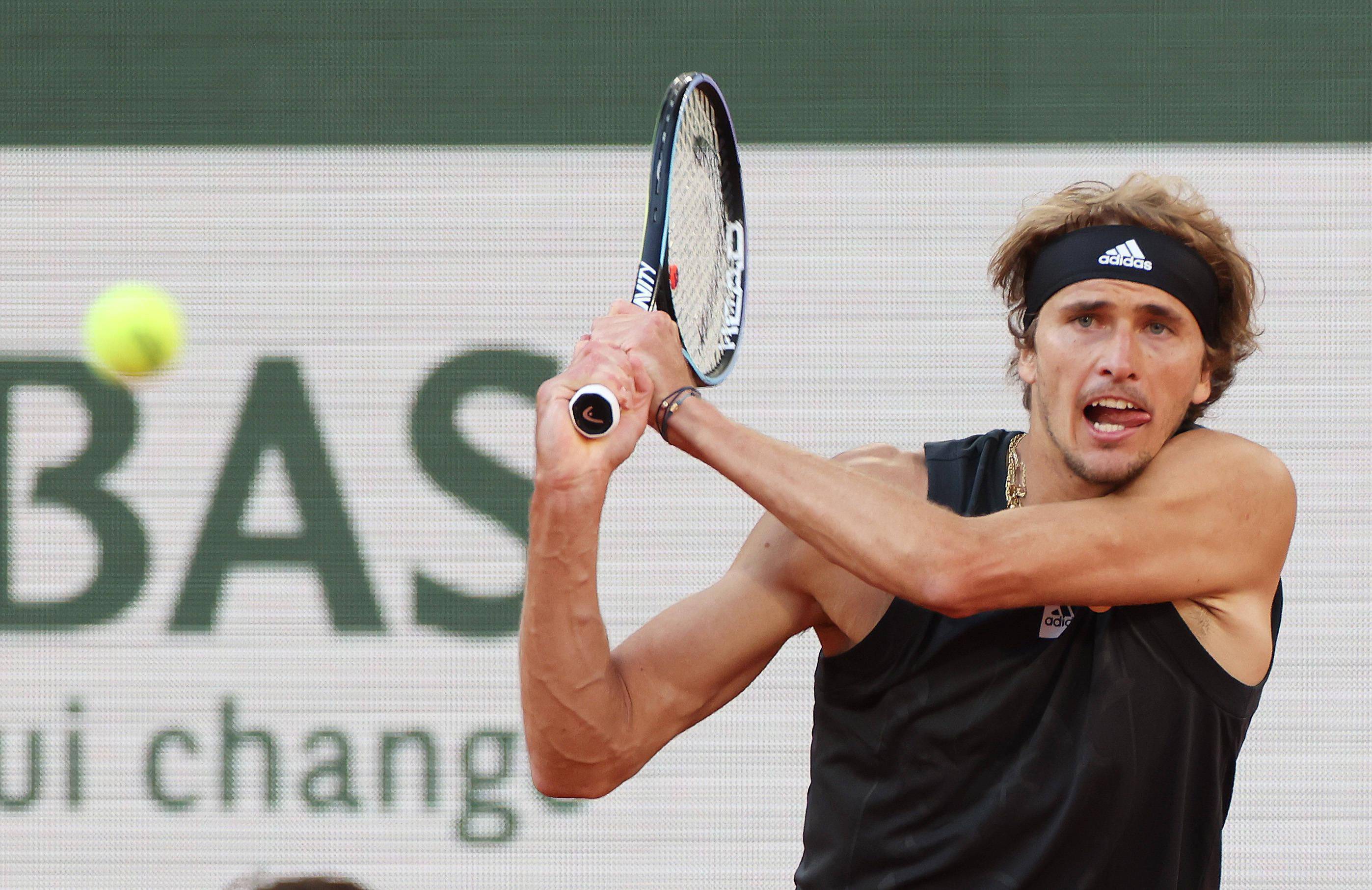 关于西班牙网球队轻取日本网球队,兹维列夫高光表现的信息 关于西班牙网球队轻取日本网球队,兹维列夫高光表现的信息