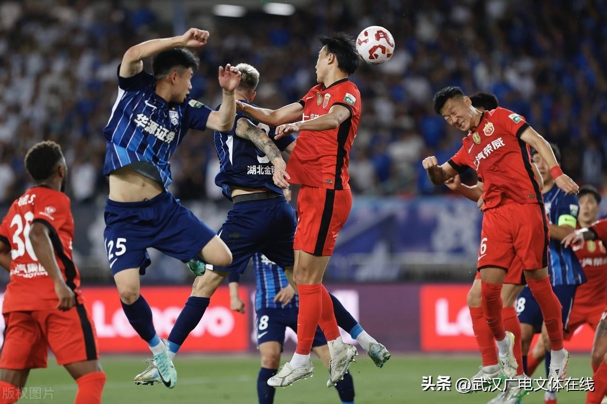 包含精彩比赛场面搏杀激烈,观众热情高昂的词条 包含精彩比赛场面搏杀激烈,观众热情高昂的词条