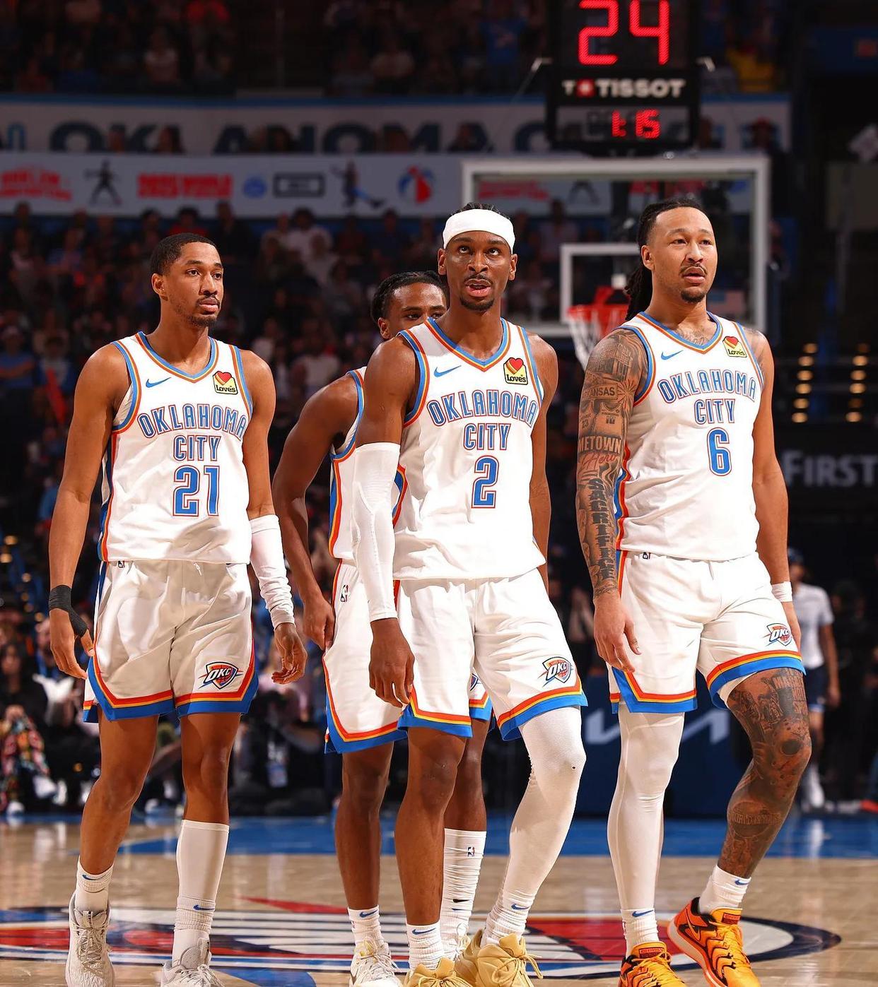 湖人客场击败灰熊，继续领跑西部