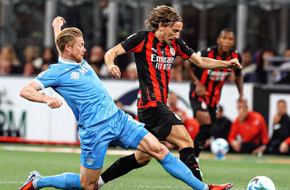 阿贾克斯客场告捷,AC米兰倒戈尽绝的简单介绍 阿贾克斯客场告捷,AC米兰倒戈尽绝的简单介绍