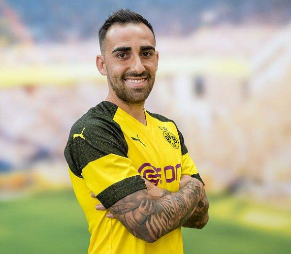 杜塞尔多夫对领头羊密切关注 杜塞尔多夫对领头羊密切关注