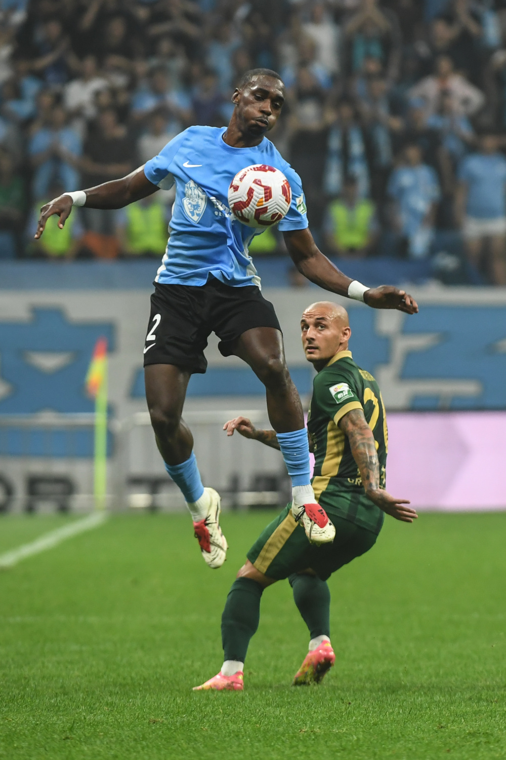 绿城新援发威,助力球队赢得比赛 绿城新援发威,助力球队赢得比赛