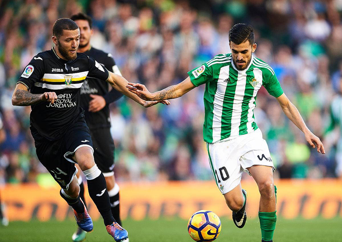 皇家贝蒂斯战胜对手,豪取三分 皇家贝蒂斯战胜对手,豪取三分