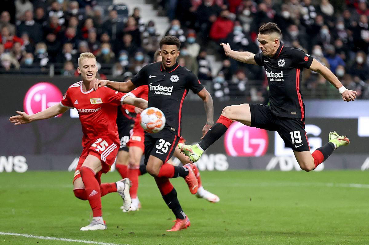 包含恩波利主场不敌乌迪内斯，遭遇两连败的词条