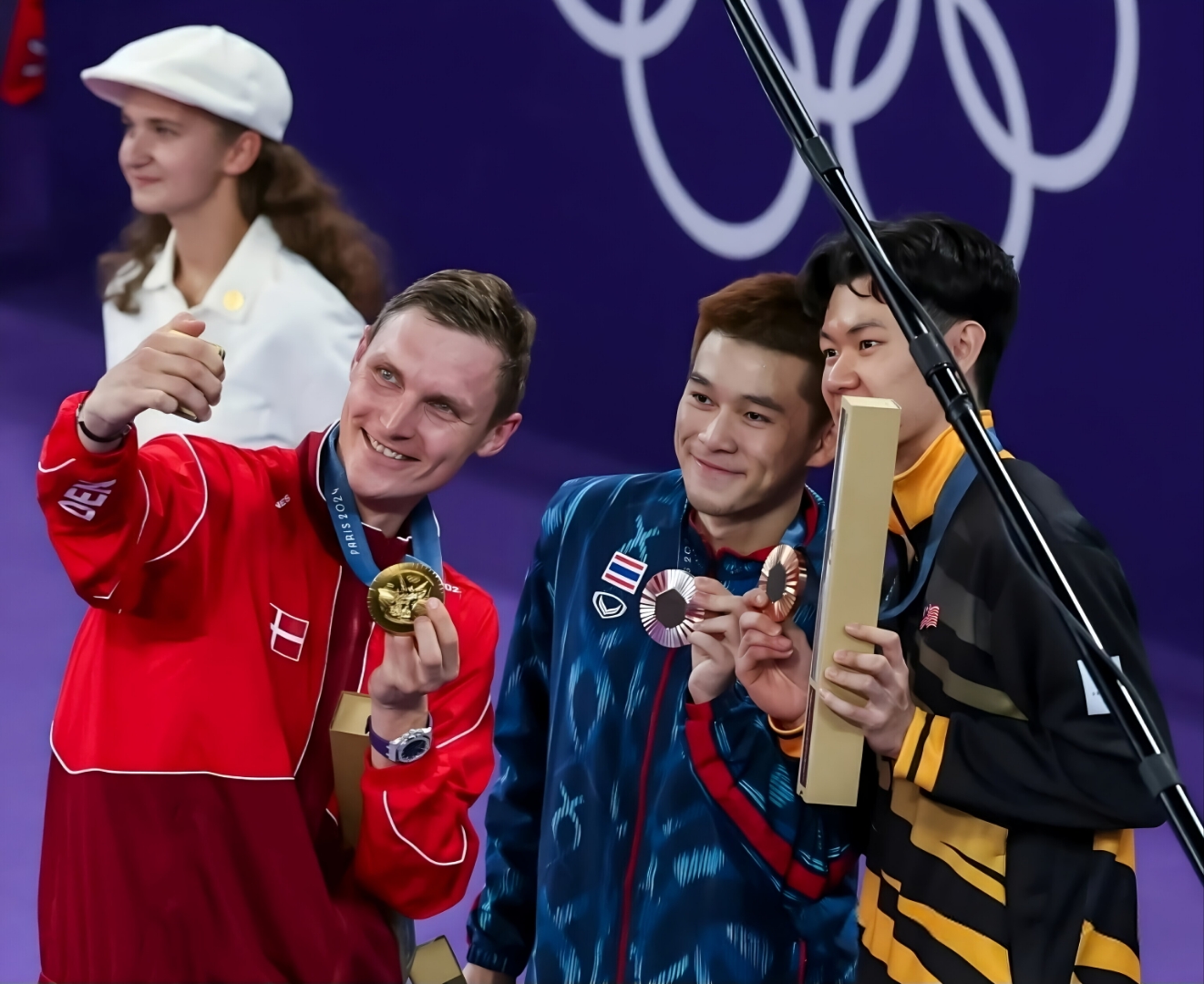 法国队碾压印尼队,安赛龙点燃赛场 法国队碾压印尼队,安赛龙点燃赛场