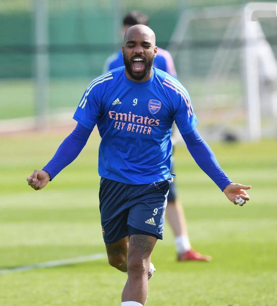 波兰逆转马赛，法比尼奥状态火热