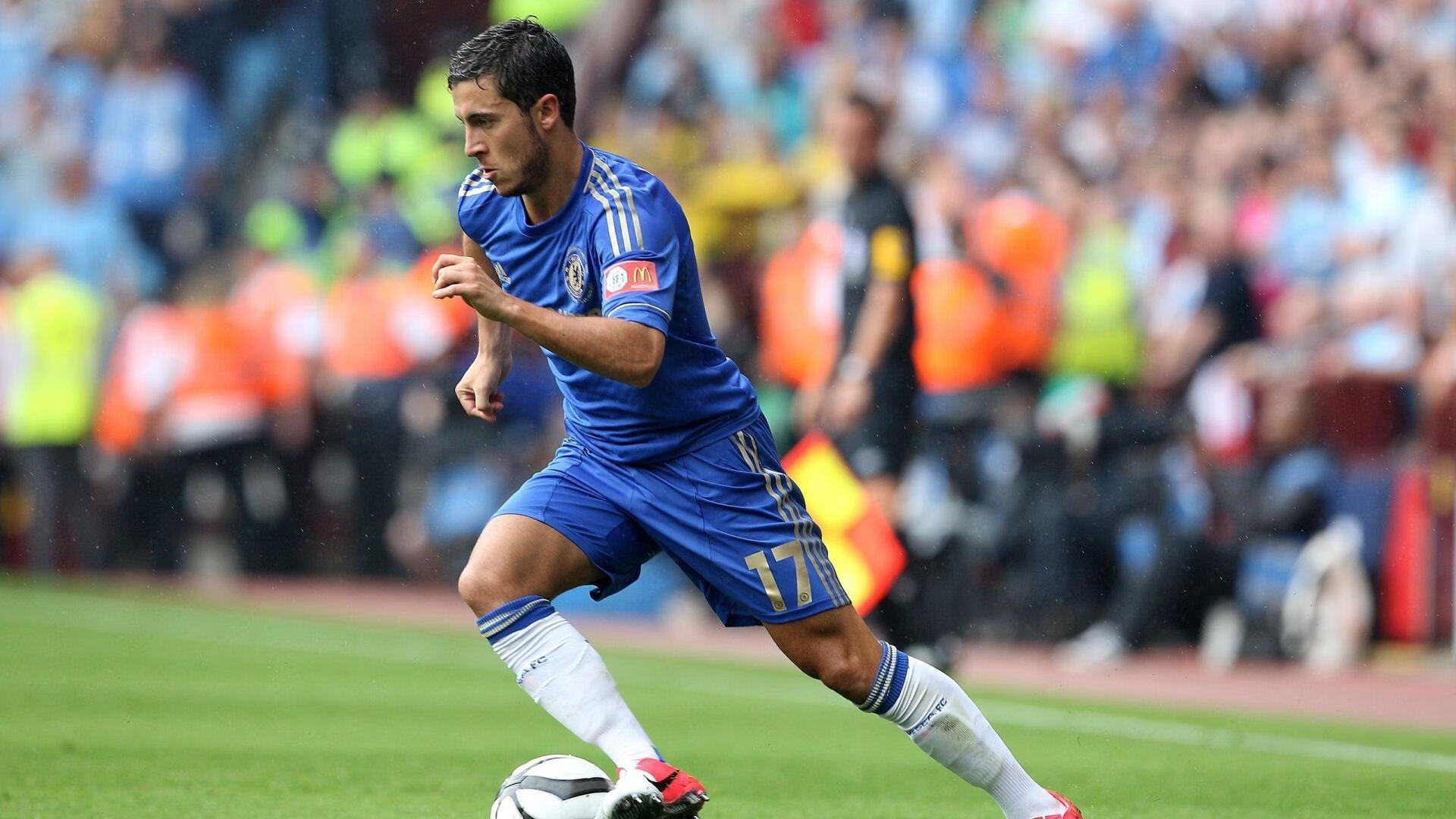 绿茵与硬木的平行叙事，国际米兰的战术迁徙与阿劳霍的西决接管