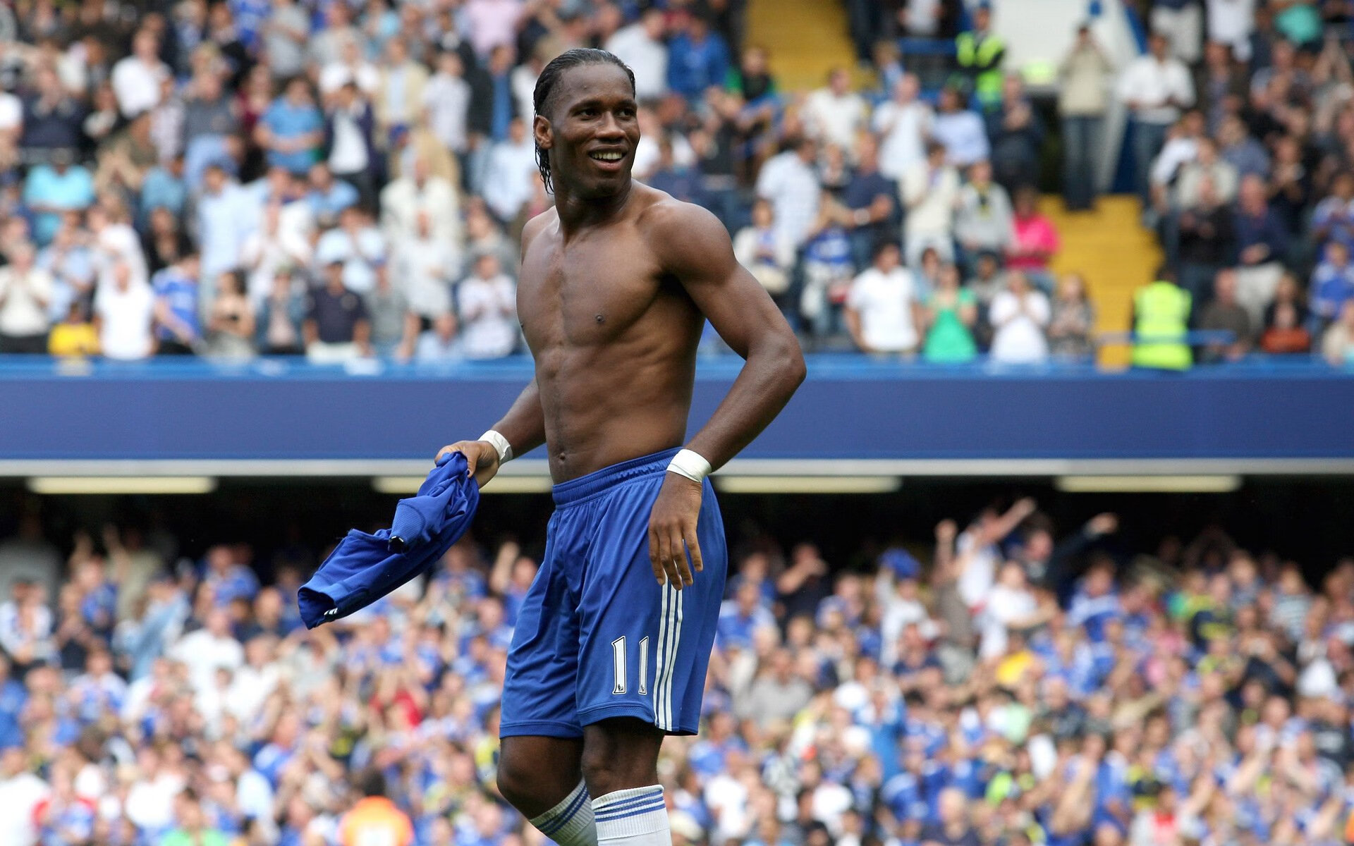 范戴克爆发点燃进攻狂潮，澳大利亚四球狂胜书写历史新章