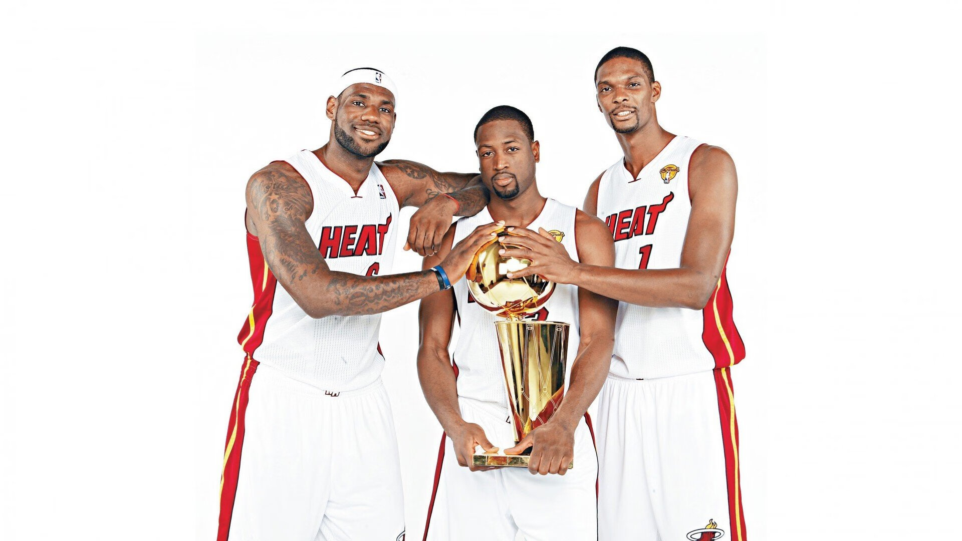 戈贝尔惊天一扣点燃赛场，太阳绝杀国王诠释篮球之美